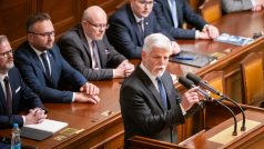 Prezident Petr Pavel na mimořádné schůzi Poslanecké sněmovny ke koncepci armády do roku 2035